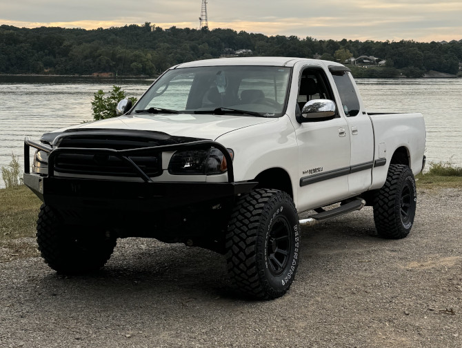 2000 Toyota Tundra SR5 4wd Firestone Destination M/T2 285/75R16 (8642)