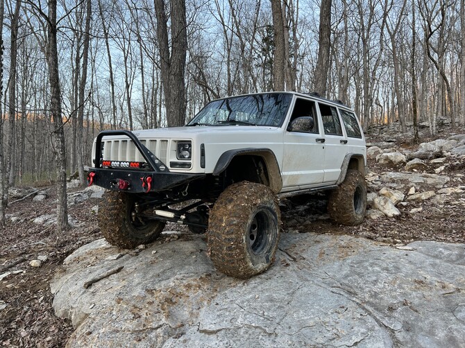 1999 Jeep Cherokee Sport Cooper Discoverer STT PRO 35/12.50R15 (8144)