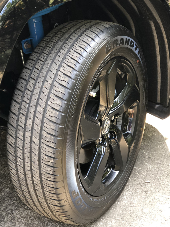 2019 Toyota RAV4 XSE Hybrid Dunlop Grandtrek PT20 225/60R17 (4730)