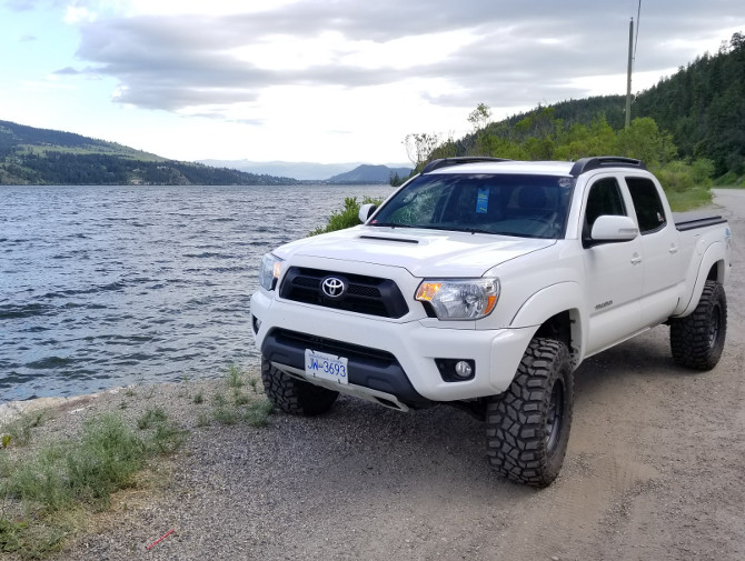 2015 Toyota Tacoma 4wd Double Cab Cooper Discoverer STT PRO 305/65R17 (2583)