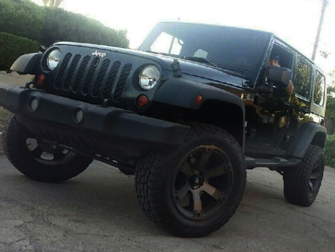 2008 Jeep Wrangler X Toyo Open Country A/T II 305/60R20 (2032)