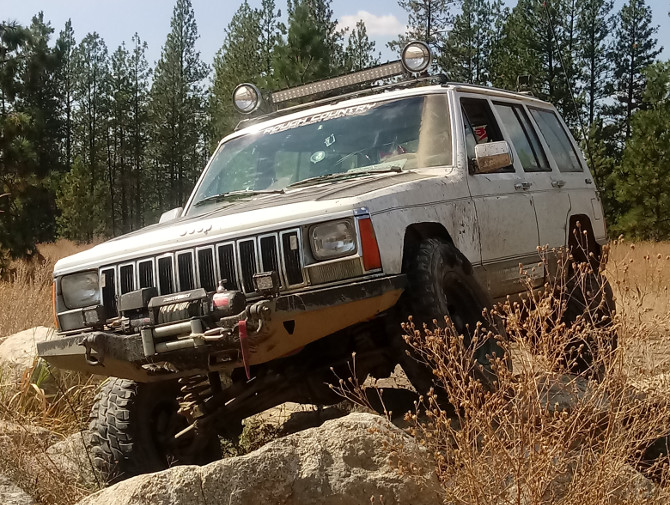 1989 Jeep Cherokee Laredo Hercules Trail Digger M/T 31/10.50R15 (4347)
