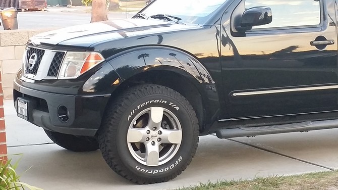 2008 Nissan Frontier Crew Cab LE BFGoodrich All-Terrain T/A KO 265/70R17 (1665)