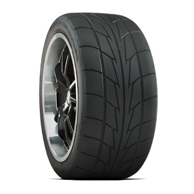 Nitto NT 555R Drag Radial 305/35R18